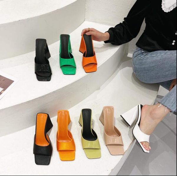 2022 summer simple fashion versatile ladies luxury high heel slippers with rhinestones and bag set banquet birthday party wear size: eu35-42, Black
2022 summer simple fashion versatile ladies luxury high heel slippers with rhinestones and bag set banquet birthday party wear size: eu35-42, Black