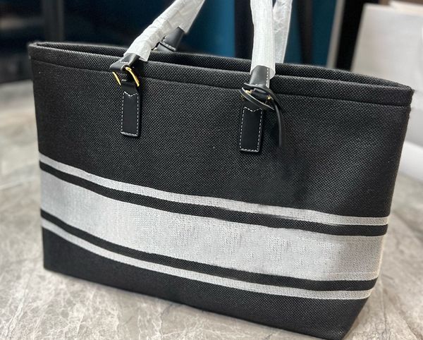 latest popular classic style beach bag fashion designer brand large capacity luxury shopping bag
latest popular classic style beach bag fashion designer brand large capacity luxury shopping bag