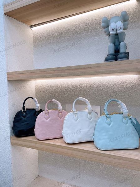 alma bb tote shell bag monograms embossed microfiber leather wide straps spring in the city shoulder bags women handle bag with padlock key
alma bb tote shell bag monograms embossed microfiber leather wide straps spring in the city shoulder bags women handle bag with padlock key