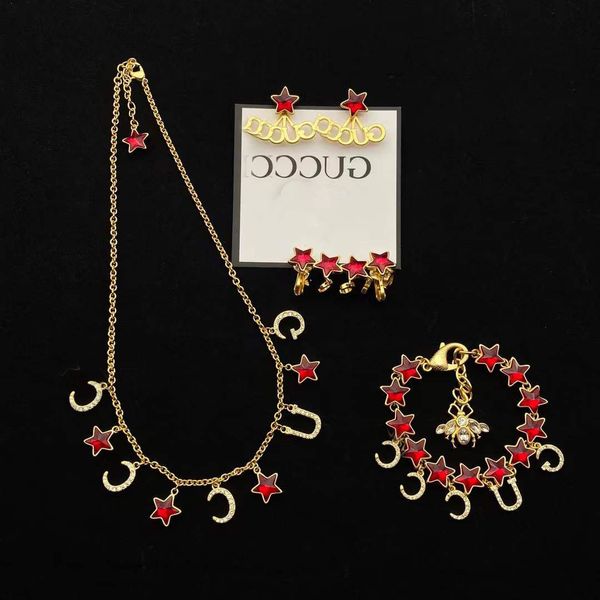 factory retail and wholesale g family gujia new letter inlaid five pointed star red diamond bee necklace bracelet earrings temperament jewel, Golden;silver
factory retail and wholesale g family gujia new letter inlaid five pointed star red diamond bee necklace bracelet earrings temperament jewel, Golden;silver