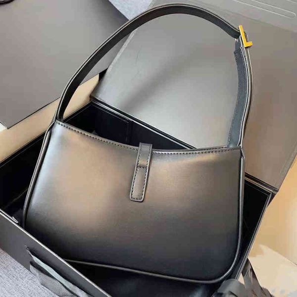 2022 new cowhide luxury underarm bag high-quality women's fashion designer shoulder
2022 new cowhide luxury underarm bag high-quality women's fashion designer shoulder
