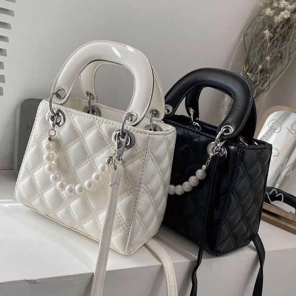 designer bags versatile portable small women's new fashion fragrance foreign style single shoulder summer pearl chain messenger
designer bags versatile portable small women's new fashion fragrance foreign style single shoulder summer pearl chain messenger