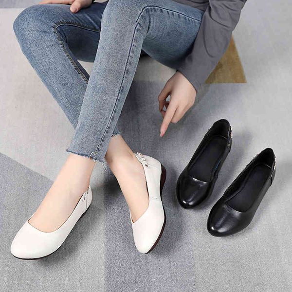 dress shoes spring and autumn middle-aged mother's shoes soft sole single elderly women's cow leather large 43 flat ml64, Black
dress shoes spring and autumn middle-aged mother's shoes soft sole single elderly women's cow leather large 43 flat ml64, Black