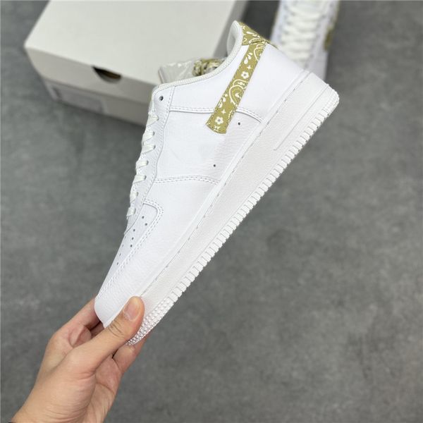 dj9942-101 designers outdoor men low skateboard shoes one 1 knit euro women all white black wheat trainer sports sneakers size 36 45 
dj9942-101 designers outdoor men low skateboard shoes one 1 knit euro women all white black wheat trainer sports sneakers size 36 45