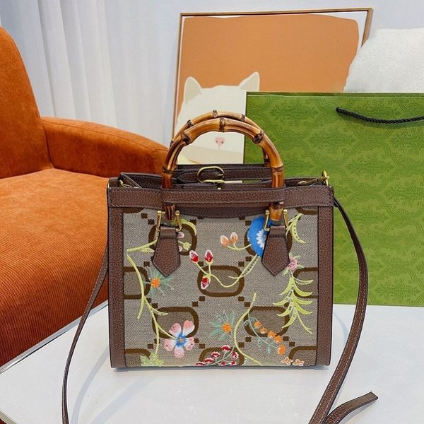 fashion designer handbags shoulder bags leather luxury flap pocket real leather bag single zipper wallets women tote lady plaid purses duffl
fashion designer handbags shoulder bags leather luxury flap pocket real leather bag single zipper wallets women tote lady plaid purses duffl