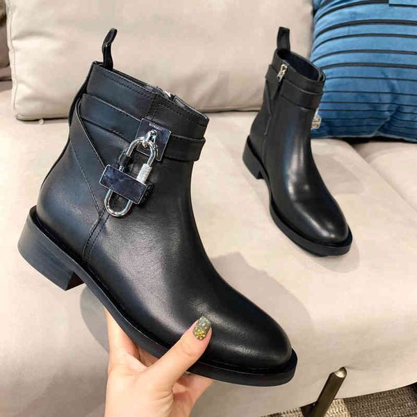 women's leather boots martin boots casual shoes shorts metal decoration special discount winter series, Black
women's leather boots martin boots casual shoes shorts metal decoration special discount winter series, Black