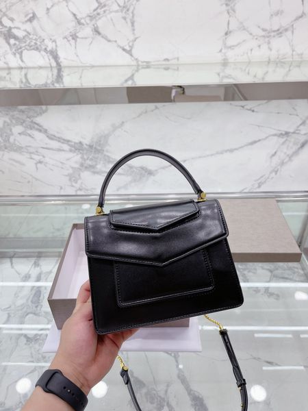 designers shoulder bag luxury tote purse handbag message bags cluth brand classic genuine leather crossbody cattlehide gift box size 22cm bl
designers shoulder bag luxury tote purse handbag message bags cluth brand classic genuine leather crossbody cattlehide gift box size 22cm bl