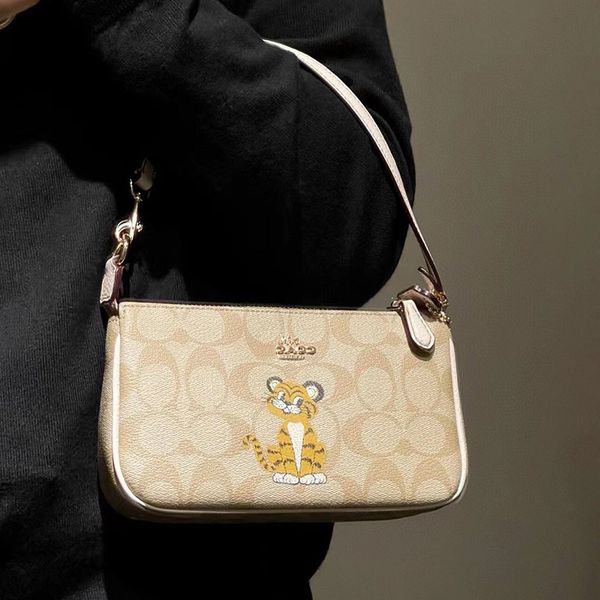 designer bags 2022 new nolita 19 classic printed tiger mahjong with armpit small square for women
designer bags 2022 new nolita 19 classic printed tiger mahjong with armpit small square for women