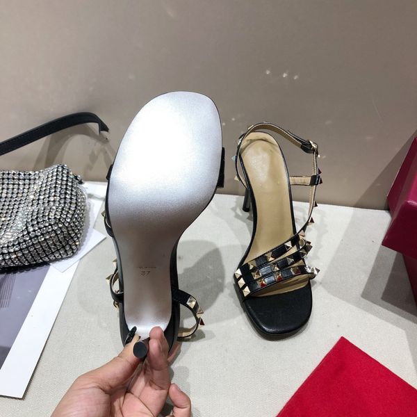latest designer sandal women leather sandals desig shoes for woman high heels gift for lover and mother size35-42cm, Black
latest designer sandal women leather sandals desig shoes for woman high heels gift for lover and mother size35-42cm, Black