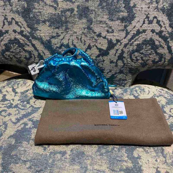 luxury bottegass handbags venetas new cloud mini electric light blue shoulder g2er
luxury bottegass handbags venetas new cloud mini electric light blue shoulder g2er