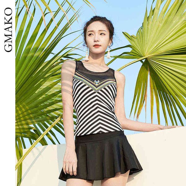 2022 wind swimsuit conservative belly covering stripe split spring beach two-piece set, White;black
2022 wind swimsuit conservative belly covering stripe split spring beach two-piece set, White;black