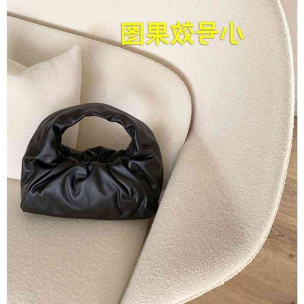bottegas venetas handbags women's designer as horn early spring fashion simple and versatile leather underarm retro wrinkled cloud bagh
bottegas venetas handbags women's designer as horn early spring fashion simple and versatile leather underarm retro wrinkled cloud bagh