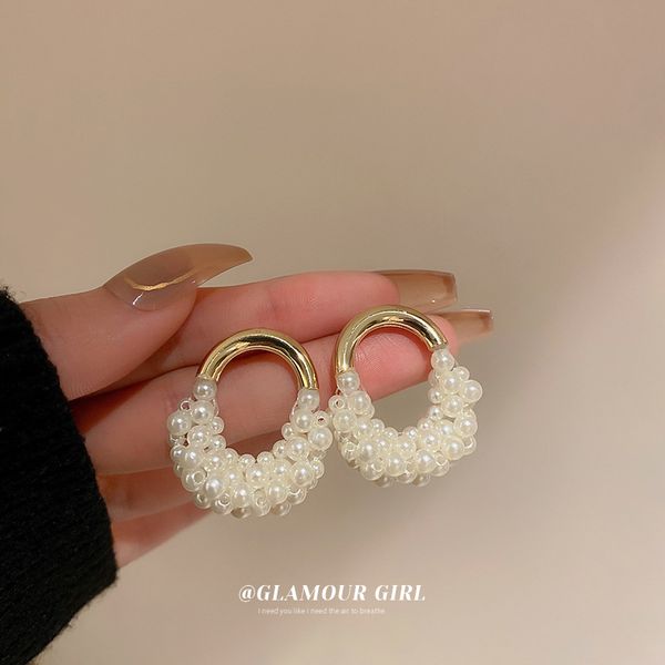 silver needle korean pearl u-shaped handbag earrings niche design personalized earrings fashion trending graceful eardrop, Golden
silver needle korean pearl u-shaped handbag earrings niche design personalized earrings fashion trending graceful eardrop, Golden