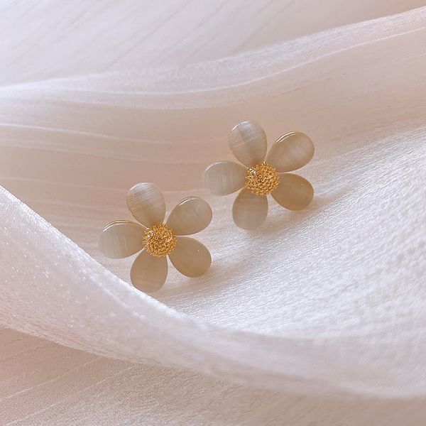 925 silver needle opal flower earrings korean wholesale graceful online influencer fresh earrings simple cold style eardrop, Golden
925 silver needle opal flower earrings korean wholesale graceful online influencer fresh earrings simple cold style eardrop, Golden