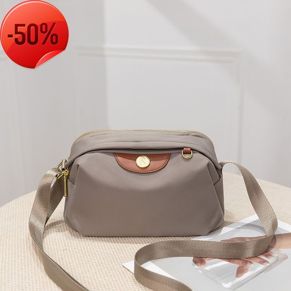 fashion luxury designer2022 summer new oxford women's simple and easy to carry commuter large capacity one shoulder messenger nylon can
fashion luxury designer2022 summer new oxford women's simple and easy to carry commuter large capacity one shoulder messenger nylon can