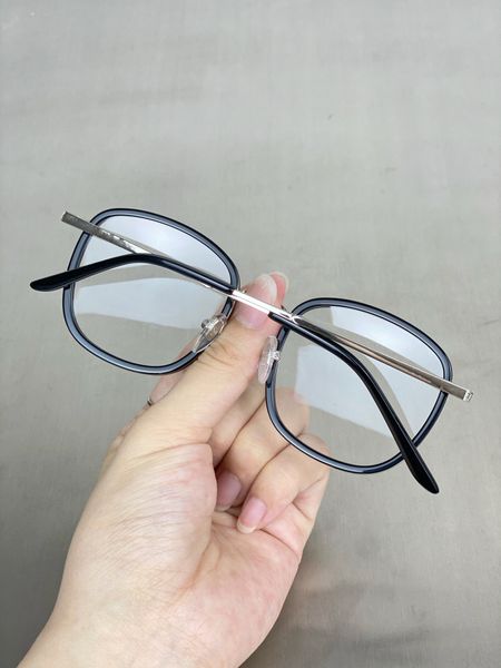 designer sunglasses 2022 new fashion ultra light anti blue g flat business frame 678 men and women can be equipped with myopia, White;black
designer sunglasses 2022 new fashion ultra light anti blue g flat business frame 678 men and women can be equipped with myopia, White;black