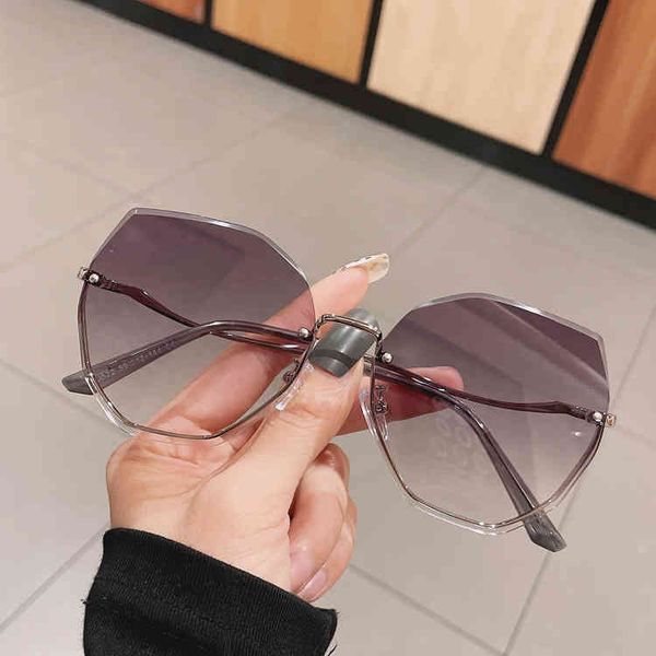 new women's round ultraviolet big brand outdoor sunglasses factory wholesale direct store, White;black
new women's round ultraviolet big brand outdoor sunglasses factory wholesale direct store, White;black