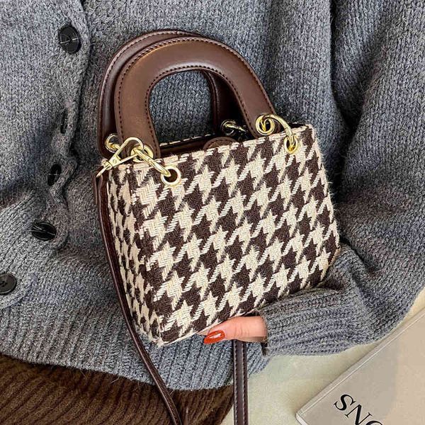 2022 new women's diana foreign style fashion handbag single shoulder messenger bag luxury designer
2022 new women's diana foreign style fashion handbag single shoulder messenger bag luxury designer