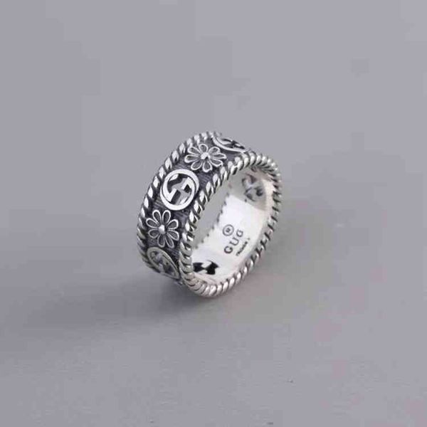 2022 factory wholesale new high version 1.1 interlocking daisy for men and women, old hollowed out ring pair, Silver
2022 factory wholesale new high version 1.1 interlocking daisy for men and women, old hollowed out ring pair, Silver