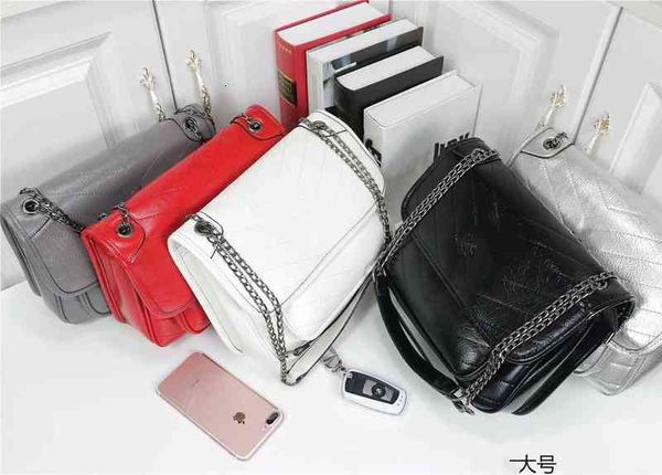 new large capacity, simple and versatile small square bag, zipper pocket lock, soft face tote bag 
new large capacity, simple and versatile small square bag, zipper pocket lock, soft face tote bag