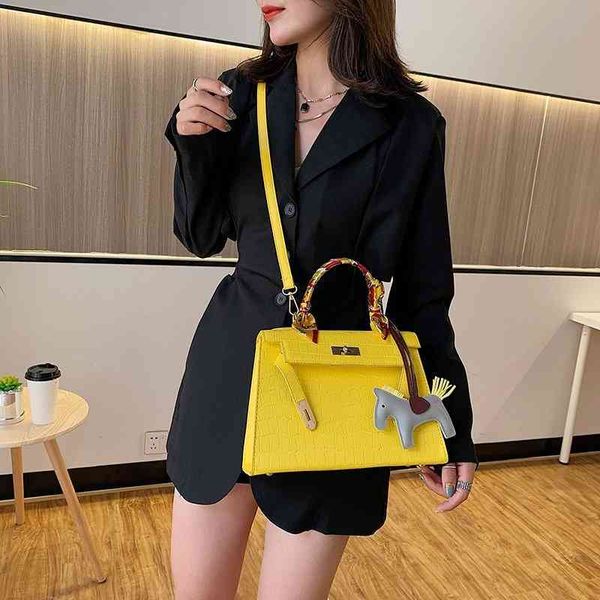 ladies fashion personality trend new brand bag wholesale pattern small square net red single shoulder cross texture style women's
ladies fashion personality trend new brand bag wholesale pattern small square net red single shoulder cross texture style women's