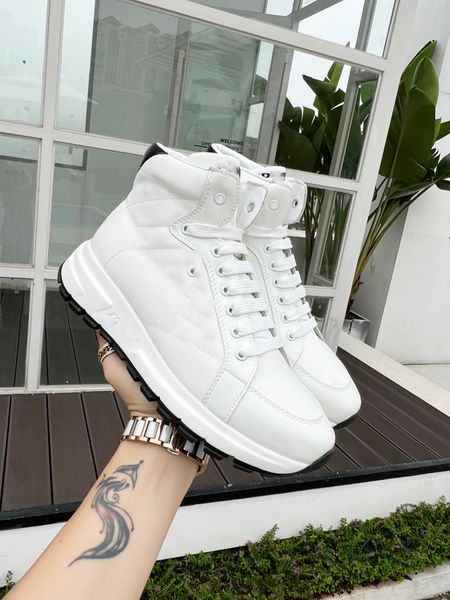 2023 new designer mens causal shoes fashion woman leather lace up platform sole sneakers white 0502, Black
2023 new designer mens causal shoes fashion woman leather lace up platform sole sneakers white 0502, Black