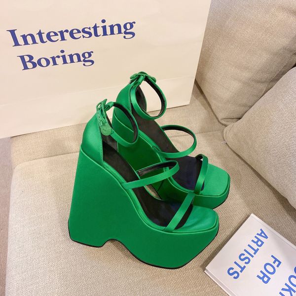 green medusa buckled triplatform satin platform wedges sandals high-chunky heels ankle strap open toes for women heeled luxury designers sho, Black
green medusa buckled triplatform satin platform wedges sandals high-chunky heels ankle strap open toes for women heeled luxury designers sho, Black