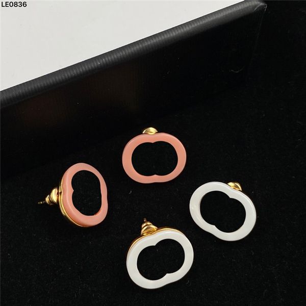 luxury interlocking letter earrings ladies charm gold eardrops daily party ear studs with box, Golden
luxury interlocking letter earrings ladies charm gold eardrops daily party ear studs with box, Golden