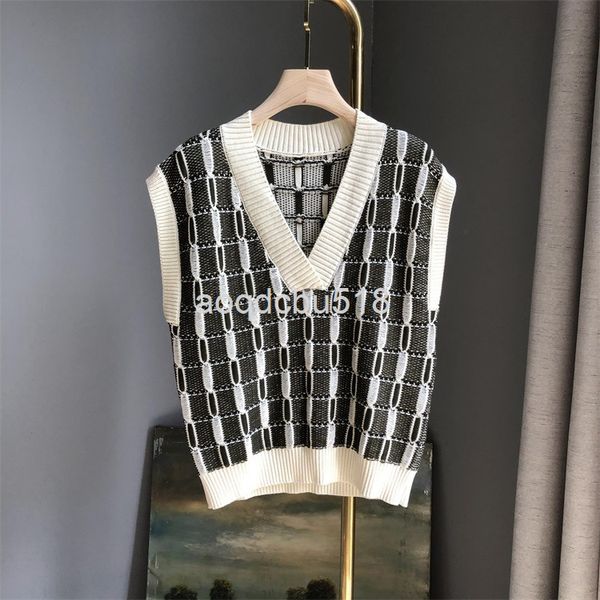 women's vests nanyou jianhuo knitted vest women's spring and summer fashion chic loose straight sleeveless european goods, Black;white
women's vests nanyou jianhuo knitted vest women's spring and summer fashion chic loose straight sleeveless european goods, Black;white