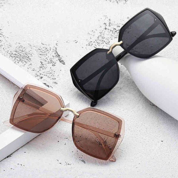 luxury brand designer women's tide polarized anti ultraviolet sunglass advanced sense big thin vintage sun glasses for men ladies eyewe, White;black
luxury brand designer women's tide polarized anti ultraviolet sunglass advanced sense big thin vintage sun glasses for men ladies eyewe, White;black