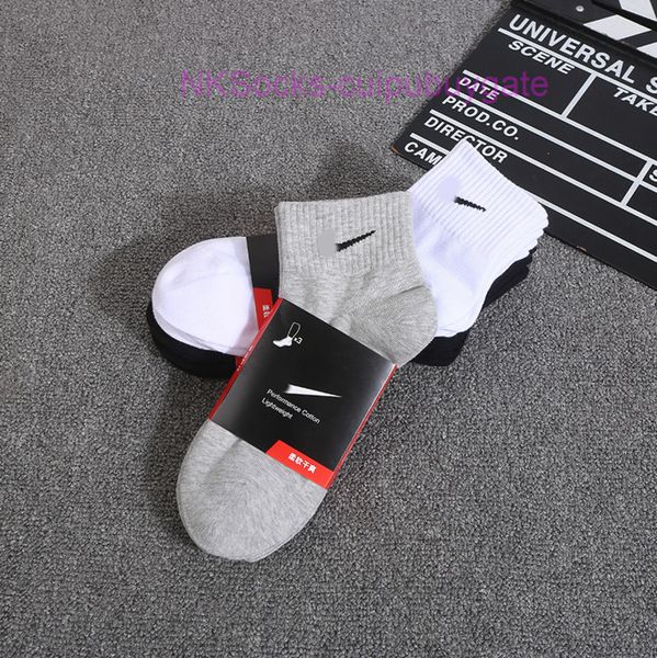 fashion men's sports socks classic hook brand medium tube solid men women basketball sweat absorbing breathable short boat sock luxury, Black
fashion men's sports socks classic hook brand medium tube solid men women basketball sweat absorbing breathable short boat sock luxury, Black