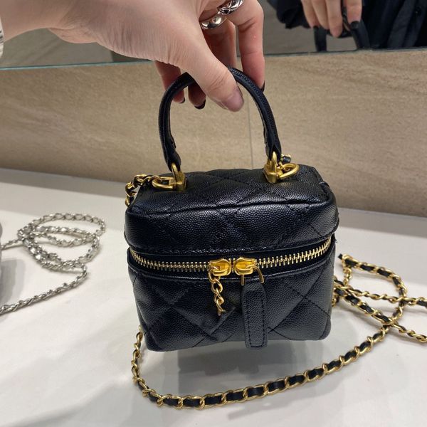 2022ss 12cm classic mini vanity box bags black silver handle totes crossbody shoulder quilted matelasse chain cosmetic case outdoor sacoche
2022ss 12cm classic mini vanity box bags black silver handle totes crossbody shoulder quilted matelasse chain cosmetic case outdoor sacoche