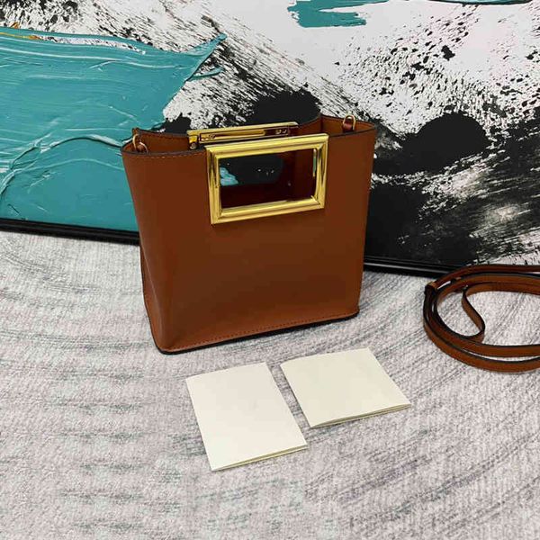 fashion trend new ladies luxury brand bag designer wholesale double buckle shopping 2022 large capacity single shoulder
fashion trend new ladies luxury brand bag designer wholesale double buckle shopping 2022 large capacity single shoulder