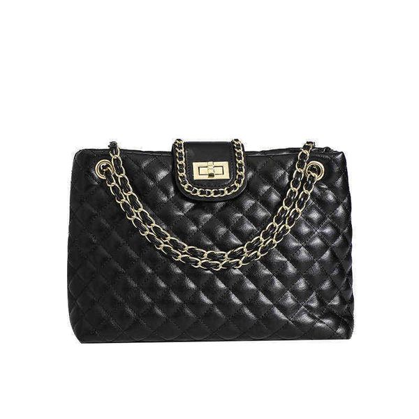 evening bags fashion women large capacity handbags chain shoulder brand tote underarm for designer quality handle 2022 y0506 t220801
evening bags fashion women large capacity handbags chain shoulder brand tote underarm for designer quality handle 2022 y0506 t220801