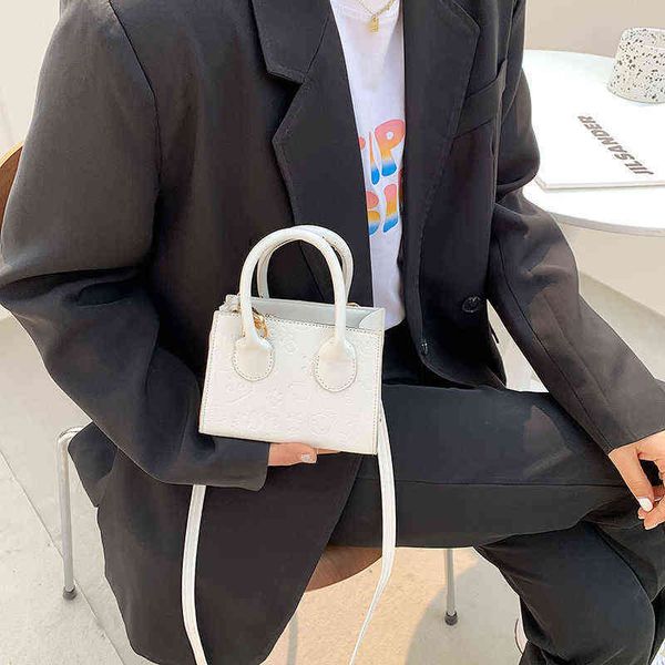 2022 new fashion all-match ladies mini handbag popular bag women's summer high sense msenger red portable small
2022 new fashion all-match ladies mini handbag popular bag women's summer high sense msenger red portable small