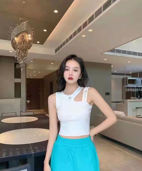 women's tanks & camis designer 2022 spring and summer new design asymmetric hanging neck suspender vest girls wear solid short sleevele, White
women's tanks & camis designer 2022 spring and summer new design asymmetric hanging neck suspender vest girls wear solid short sleevele, White
