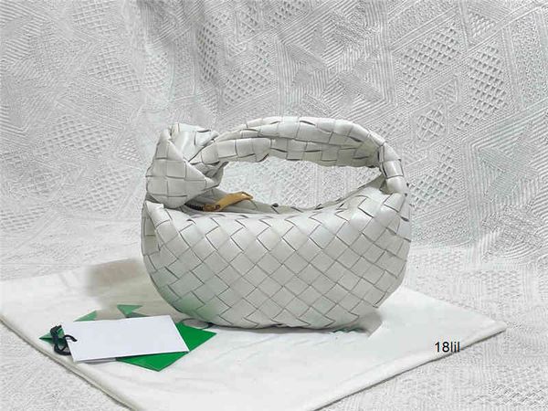 designer 2023 mini b0ttegass venetasss handbags hopo jodie armpit imported sheepskin woven hand leather knotted versatile in summer b6bq
designer 2023 mini b0ttegass venetasss handbags hopo jodie armpit imported sheepskin woven hand leather knotted versatile in summer b6bq