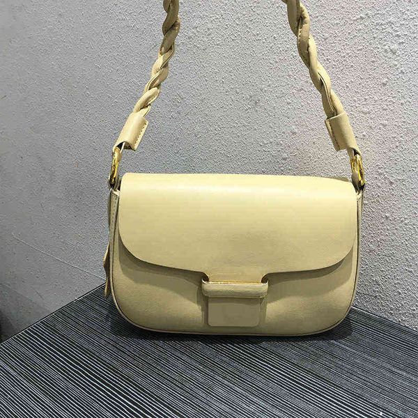 wholesales women bags cowhide mini women's buckle leather woven underarm bag small single shoulder handbags
wholesales women bags cowhide mini women's buckle leather woven underarm bag small single shoulder handbags