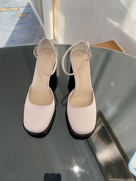 2022 women designers spring summer sandals chunky heel dress shoes casual shoes genuine leather five colors to choose, Black
2022 women designers spring summer sandals chunky heel dress shoes casual shoes genuine leather five colors to choose, Black