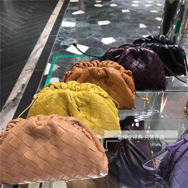 on classic cloud bags way bottegaes classic the venetas woven handbags designer pouch mini messenger single shoulder wom hw68
on classic cloud bags way bottegaes classic the venetas woven handbags designer pouch mini messenger single shoulder wom hw68
