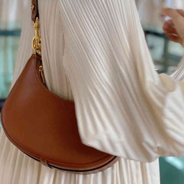 fashion trend new ladies luxury brand bag designer wholesale same arc cowhide female half ava underarm portable single shoulder diagonal
fashion trend new ladies luxury brand bag designer wholesale same arc cowhide female half ava underarm portable single shoulder diagonal