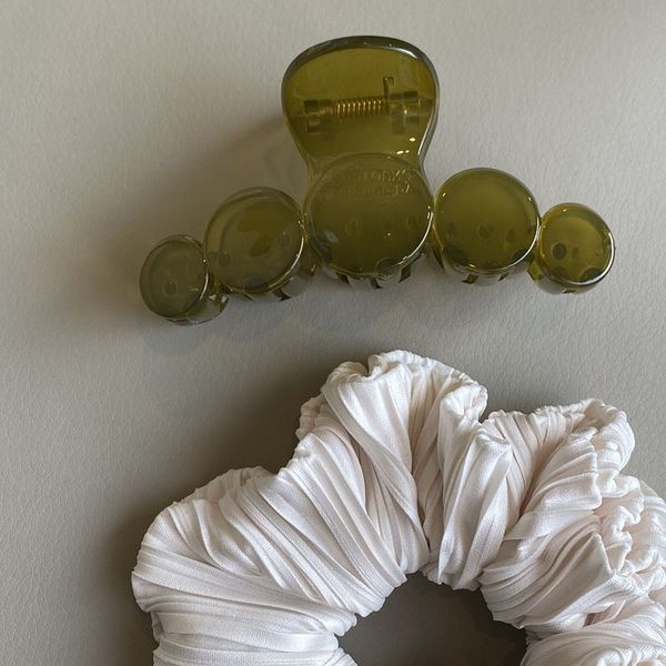 clamps korean style super beautiful olive green summer jelly elegant color large barrettes out grip headdress wholesale, Slivery;golden
clamps korean style super beautiful olive green summer jelly elegant color large barrettes out grip headdress wholesale, Slivery;golden