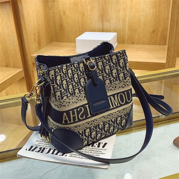 purse versatile messenger bag female 2022 new bucket bag minority contrast underarm bag
purse versatile messenger bag female 2022 new bucket bag minority contrast underarm bag