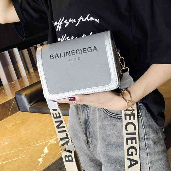 spring small bag women's new fashion purse canvas versatile messenger wide shoulder belt sling bags simple handbags
spring small bag women's new fashion purse canvas versatile messenger wide shoulder belt sling bags simple handbags