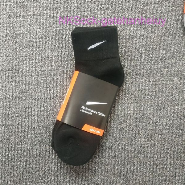 men's classic fashion socks 3 pairs of 1 card hook brand designer versatile sports sock men women luxury wear medium short sportsocks 0, Black
men's classic fashion socks 3 pairs of 1 card hook brand designer versatile sports sock men women luxury wear medium short sportsocks 0, Black
