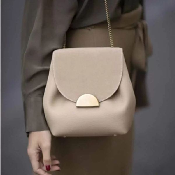 vintage famous brand crossbody bags ladies luxury designer bucket shoulder bag simple fashion chain handbags womens leather one-shoulder mes
vintage famous brand crossbody bags ladies luxury designer bucket shoulder bag simple fashion chain handbags womens leather one-shoulder mes