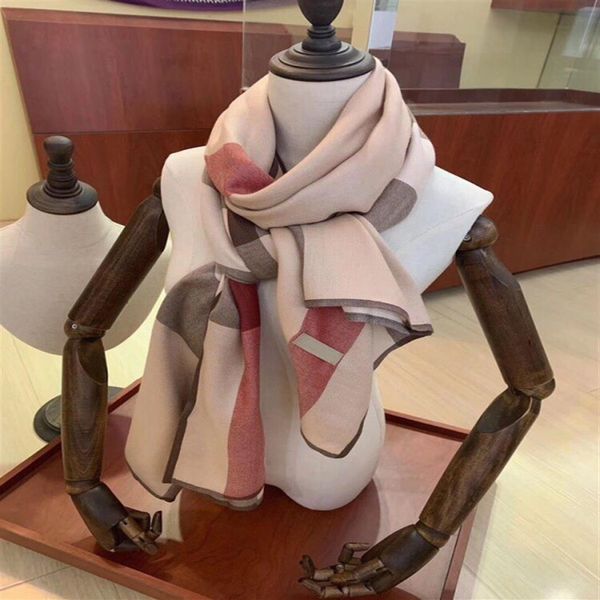new fashion designer scarf is a complete set of high-quality clip-on scarves specially designed for luxury cashmere men and women 1906, Blue;gray
new fashion designer scarf is a complete set of high-quality clip-on scarves specially designed for luxury cashmere men and women 1906, Blue;gray