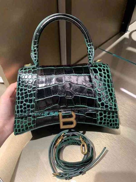 2022ss italy balencigas's handbag designer hourglass xs crocodile portable single shoulder messenger bag women's
2022ss italy balencigas's handbag designer hourglass xs crocodile portable single shoulder messenger bag women's