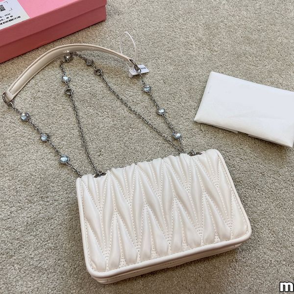 diamond miu bag chain bag women shoulder bags crossbody underarm purse fashion ruched flap diamante decorate letter decoration lady messenge
diamond miu bag chain bag women shoulder bags crossbody underarm purse fashion ruched flap diamante decorate letter decoration lady messenge