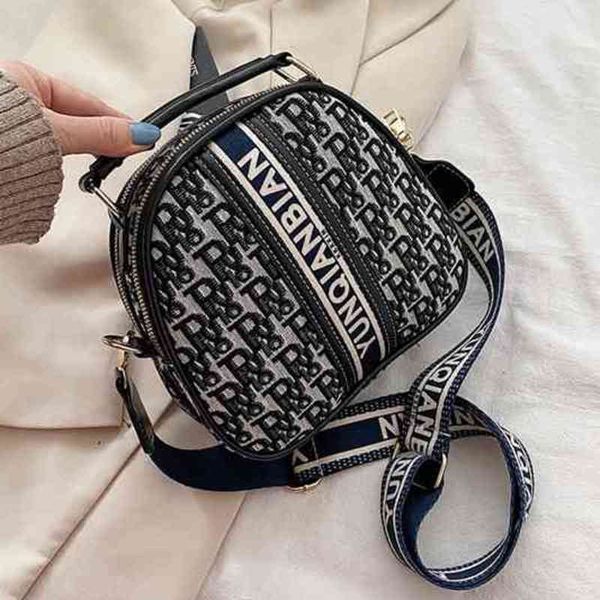 purse messenger handbags womens new one shoulder portable signature style student large capacity
purse messenger handbags womens new one shoulder portable signature style student large capacity